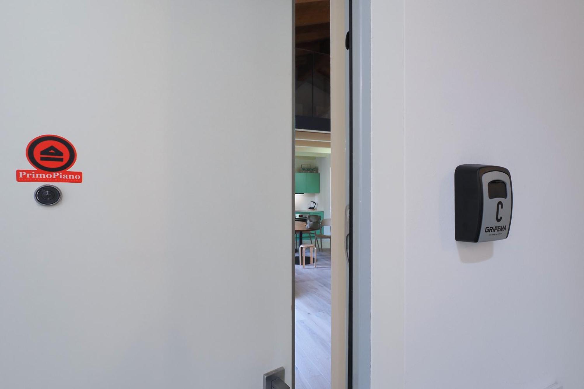 Primopiano - Zumbini G Apartment มิลาน ภายนอก รูปภาพ